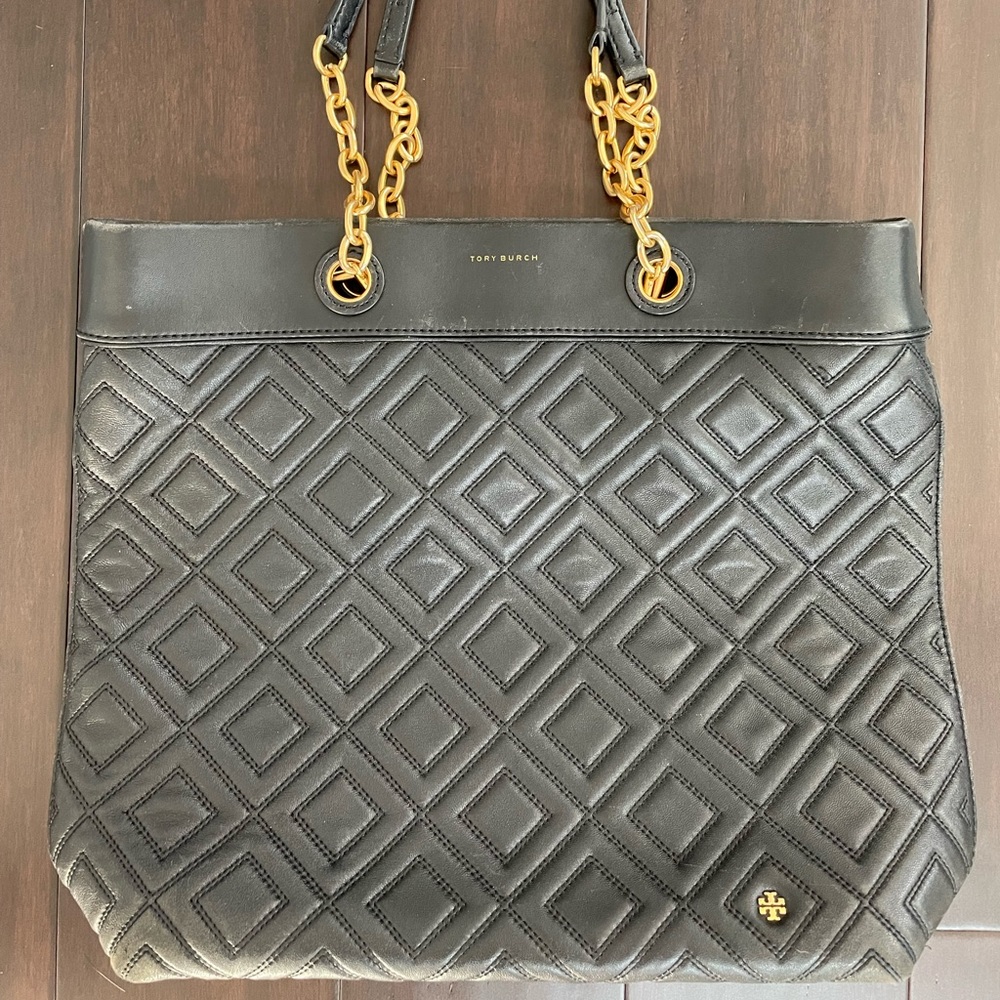 Tory Burch Fleming quilted tote in black leather with gold hardware